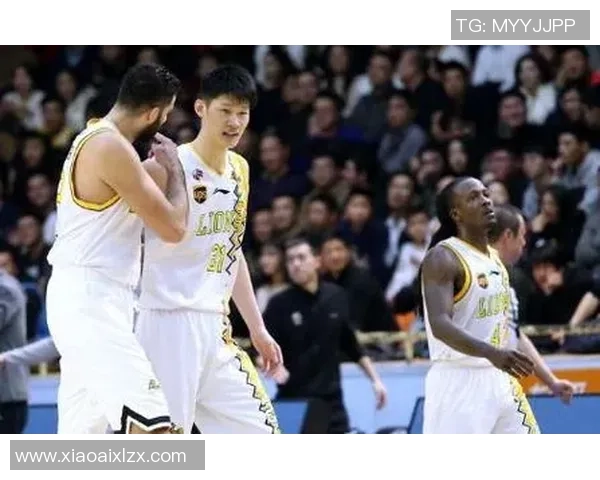 北京篮球队在邀请赛中以50分稳居积分榜首位展现强劲实力 北京篮球队在邀请赛中以50分稳居积分榜首位展现强劲实力